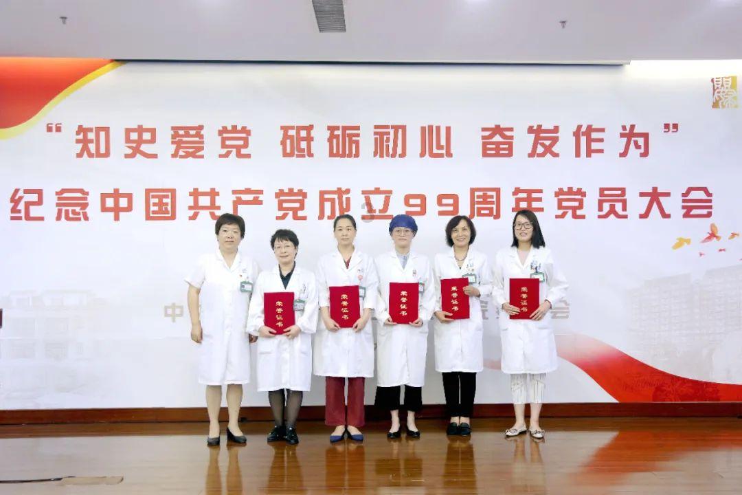 女友二婚，我家里不同意，我应该如何和家里沟通？